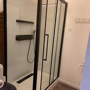  Appartement T2 - 2e Etage